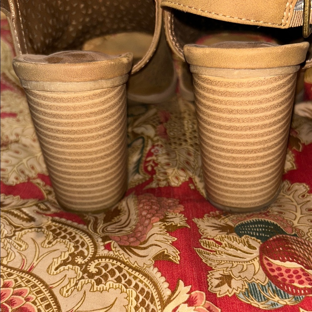 Universal Thread Brown Geometric Sandals - image 5